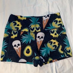 Constantly varied gear shorts